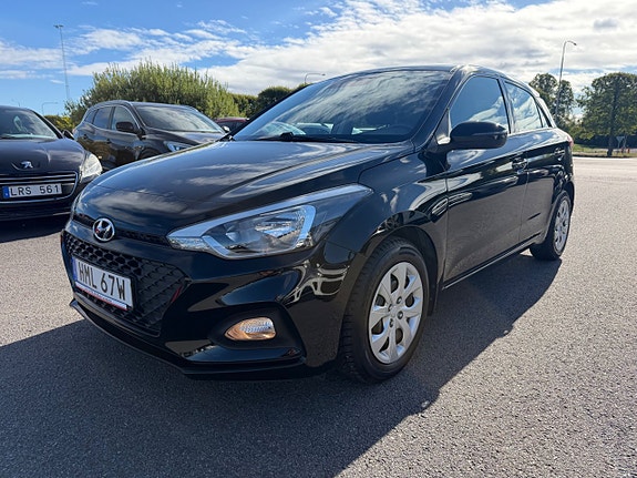 Hyundai i20 10 of 23