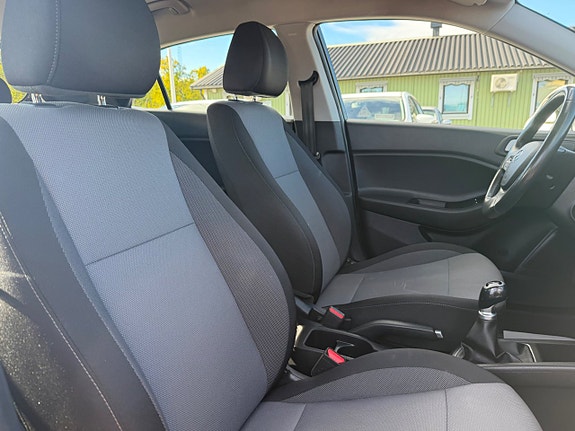 Hyundai i20 15 of 23