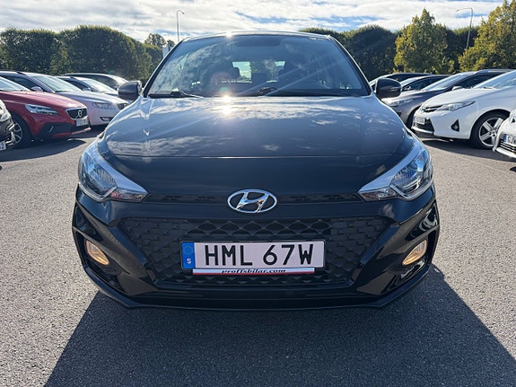 Hyundai i20 8 of 23