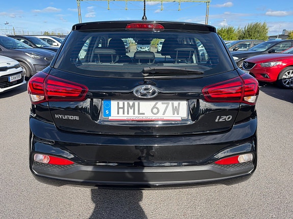 Hyundai i20 4 of 23