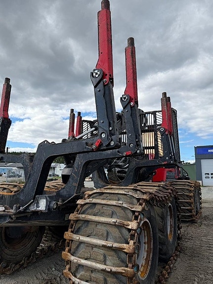 Komatsu 895 4 of 7