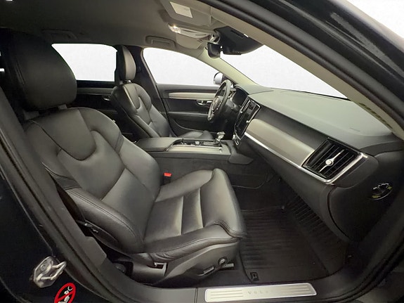 Volvo V90 16 of 30
