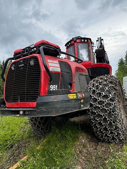 Komatsu 951 4 of 7
