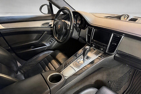 Porsche Panamera Turbo 11 of 19