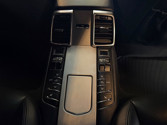 Porsche Panamera Turbo 19 of 19