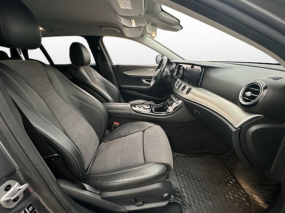 Mercedes-Benz E200 23 of 30