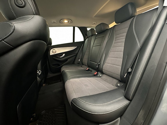 Mercedes-Benz E200 24 of 30