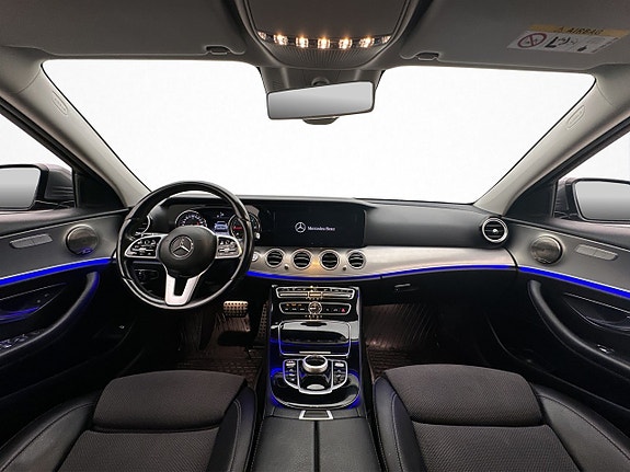 Mercedes-Benz E200 14 of 30