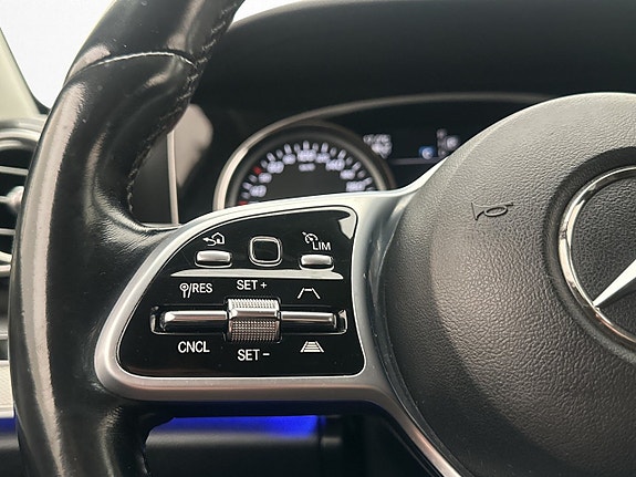 Mercedes-Benz E200 15 of 30