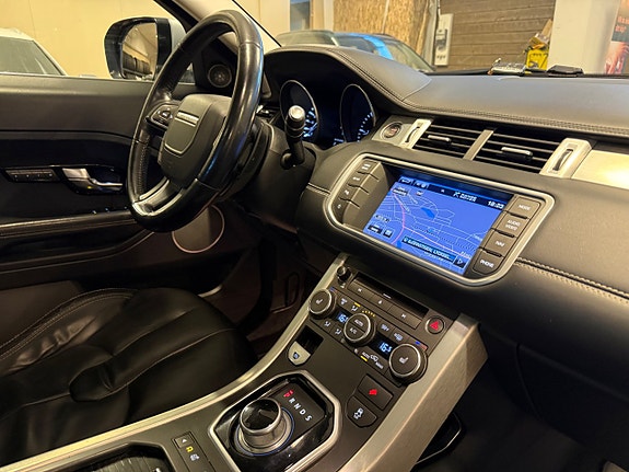 Land Rover Range Rover Evoque 12 of 22