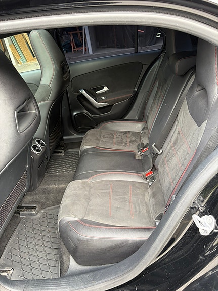 Mercedes-Benz A200 4 of 5