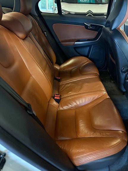 Volvo S60 8 of 11