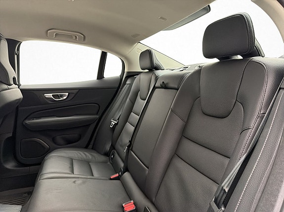 Volvo S60 13 of 30