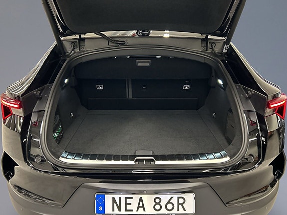 Polestar 4 8 of 11