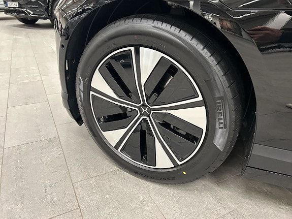 Polestar 4 9 of 11