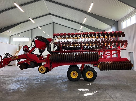 Väderstad Carrier 1225 + Biodrill 2 of 7