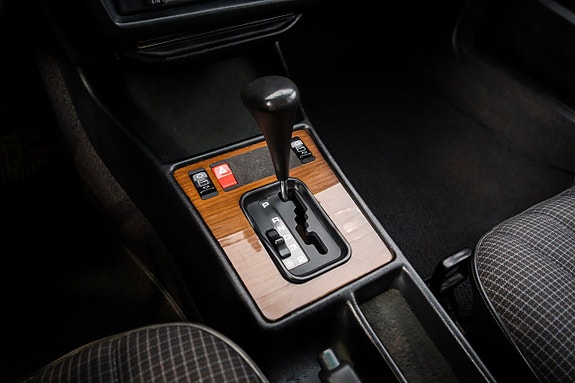 Mercedes-Benz W201 15 of 19