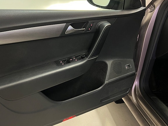 Volkswagen Passat 11 of 22