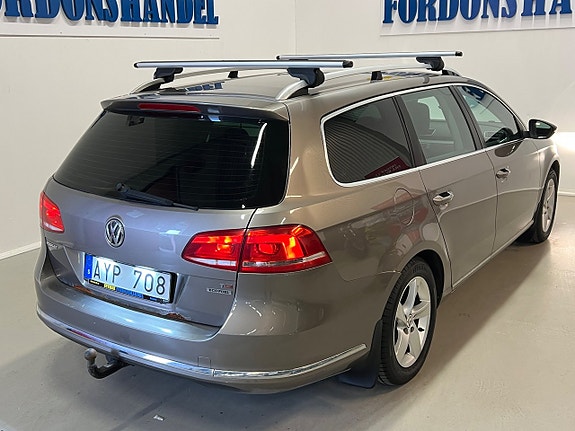 Volkswagen Passat 5 of 22