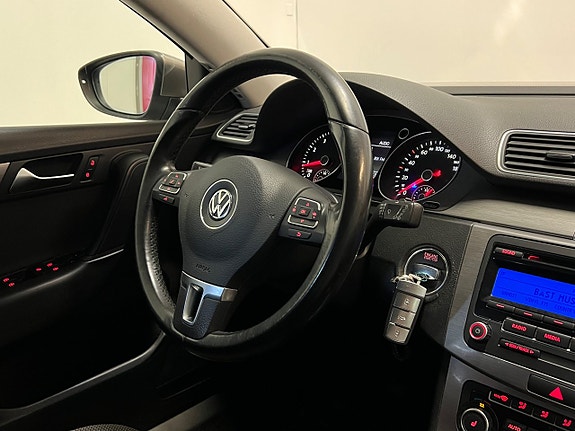 Volkswagen Passat 17 of 22
