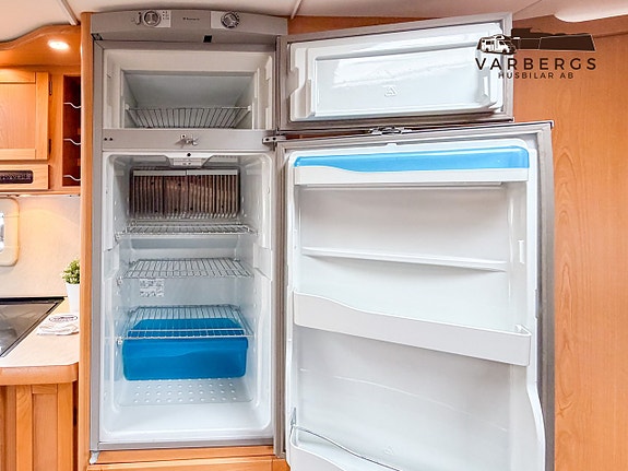 Kabe ROYAL 720 GXL KS Vintervagn / Alde / AC / Tält / fullbredd / 1939kr/mån / 3,95% ränta 7 of 21