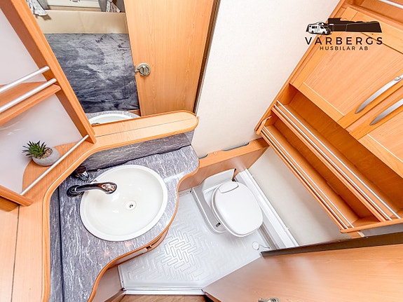 Kabe ROYAL 720 GXL KS Vintervagn / Alde / AC / Tält / fullbredd / 1939kr/mån / 3,95% ränta 14 of 21