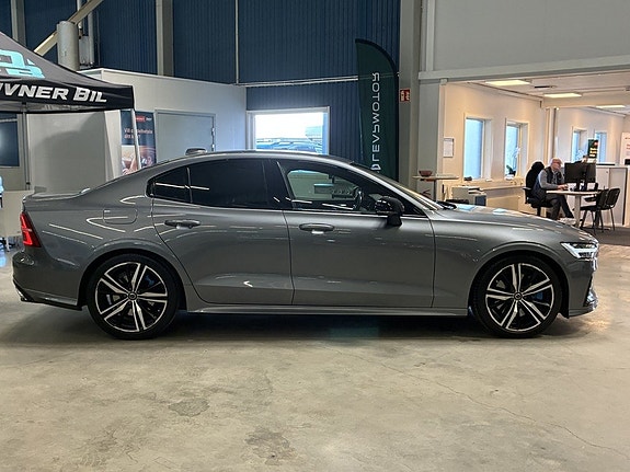 Volvo S60 3 of 19