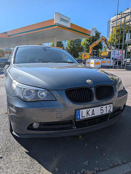 BMW 523i 4 of 9