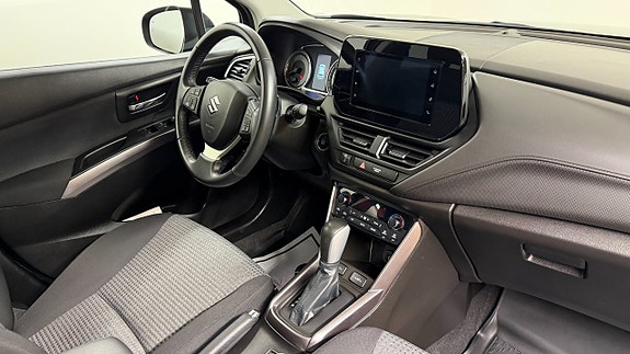 Suzuki S-Cross 7 of 14