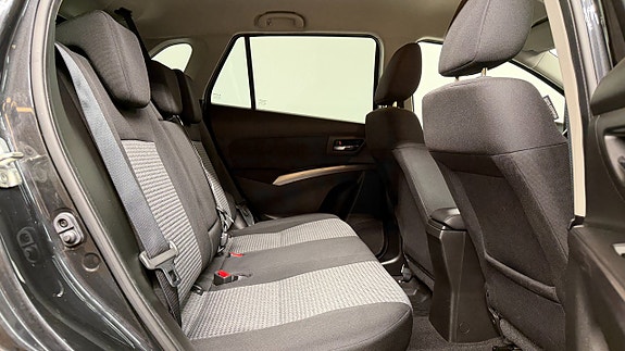 Suzuki S-Cross 5 of 14