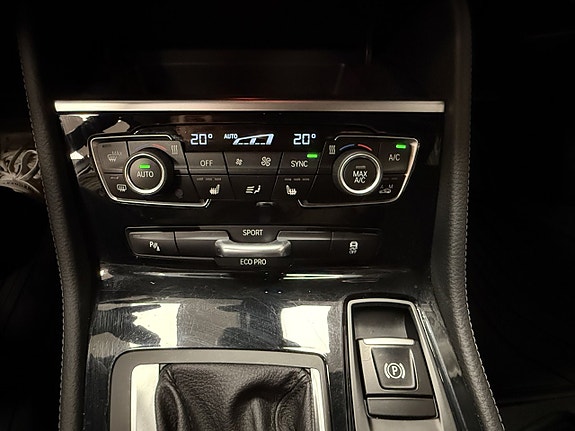 BMW 220d 14 of 19