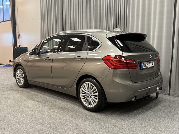BMW 220d 3 of 19
