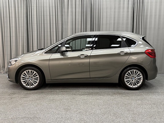 BMW 220d 2 of 19