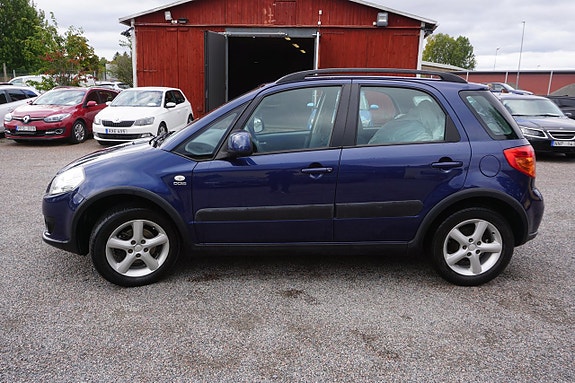 Suzuki SX4 4 of 8