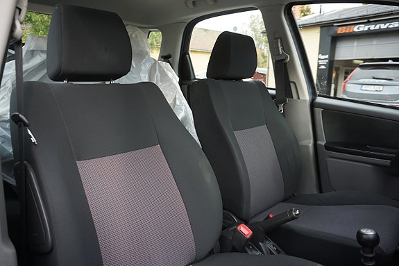 Suzuki SX4 7 of 8