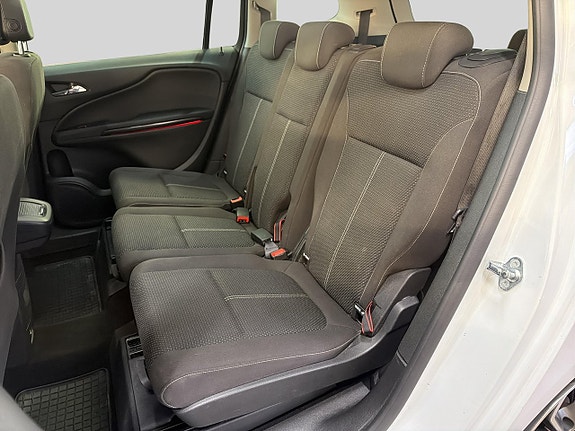 Opel Zafira Tourer 14 of 28