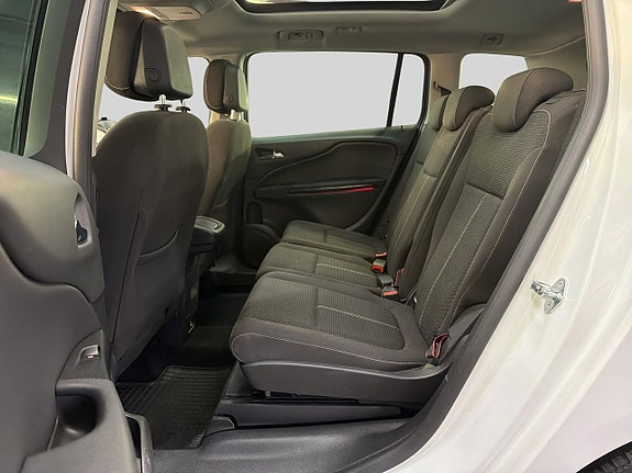 Opel Zafira Tourer 13 of 28