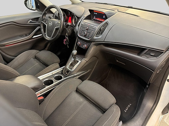 Opel Zafira Tourer 10 of 28