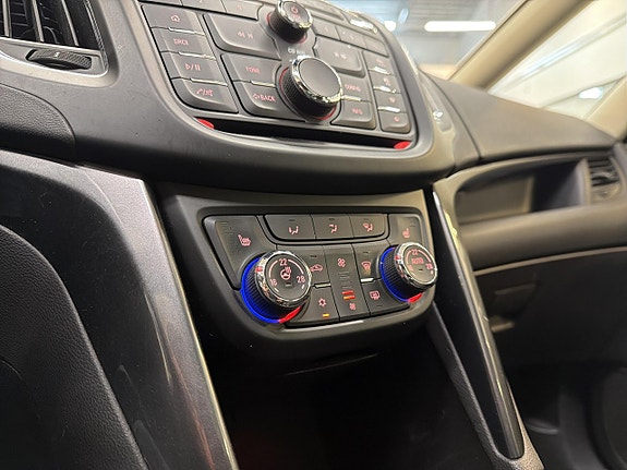 Opel Zafira Tourer 23 of 28