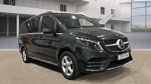 Mercedes-Benz V300 4 of 9