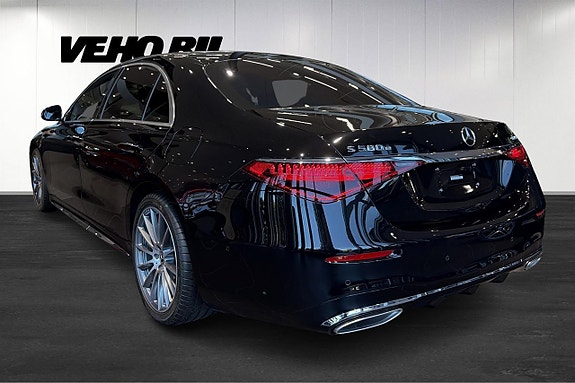 Mercedes-Benz S580 e 4 of 15