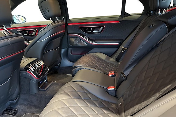 Mercedes-Benz S580 e 10 of 15