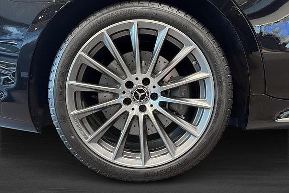 Mercedes-Benz S580 e 11 of 15