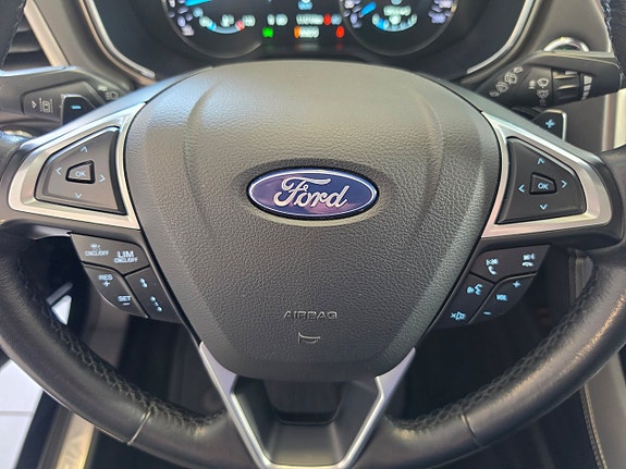 Ford Mondeo 24 of 26