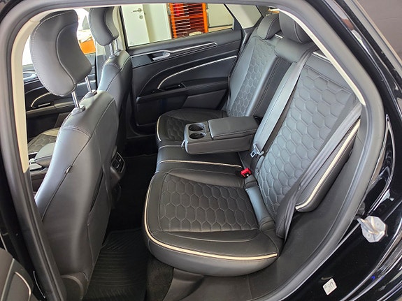 Ford Mondeo 11 of 26
