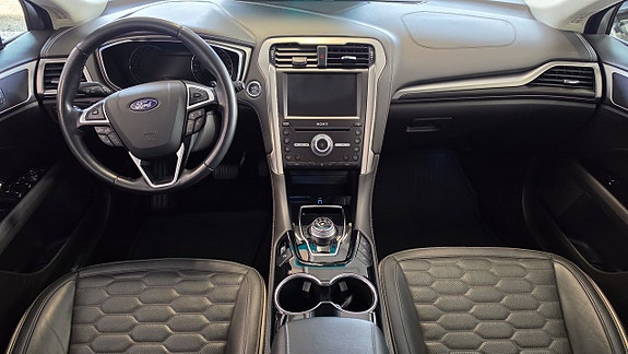 Ford Mondeo 9 of 26