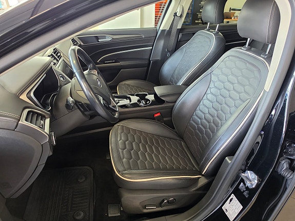 Ford Mondeo 10 of 26