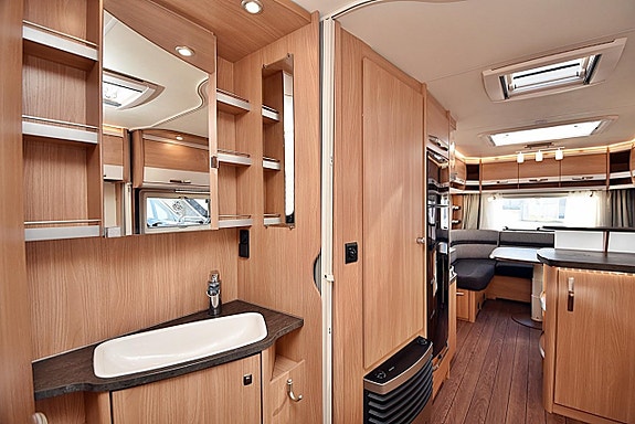 Knaus 590 FUS Südwind Silver Selection, Dubbelbädd 20 of 27