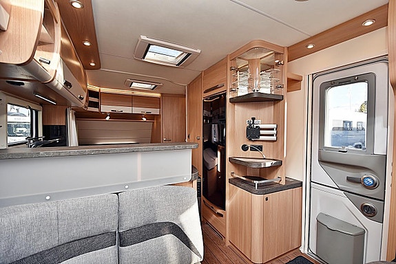 Knaus 590 FUS Südwind Silver Selection, Dubbelbädd 10 of 27