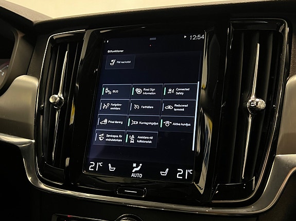 Volvo S90 26 of 30